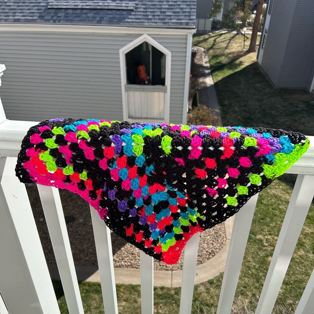 Neon‎ baby blanket